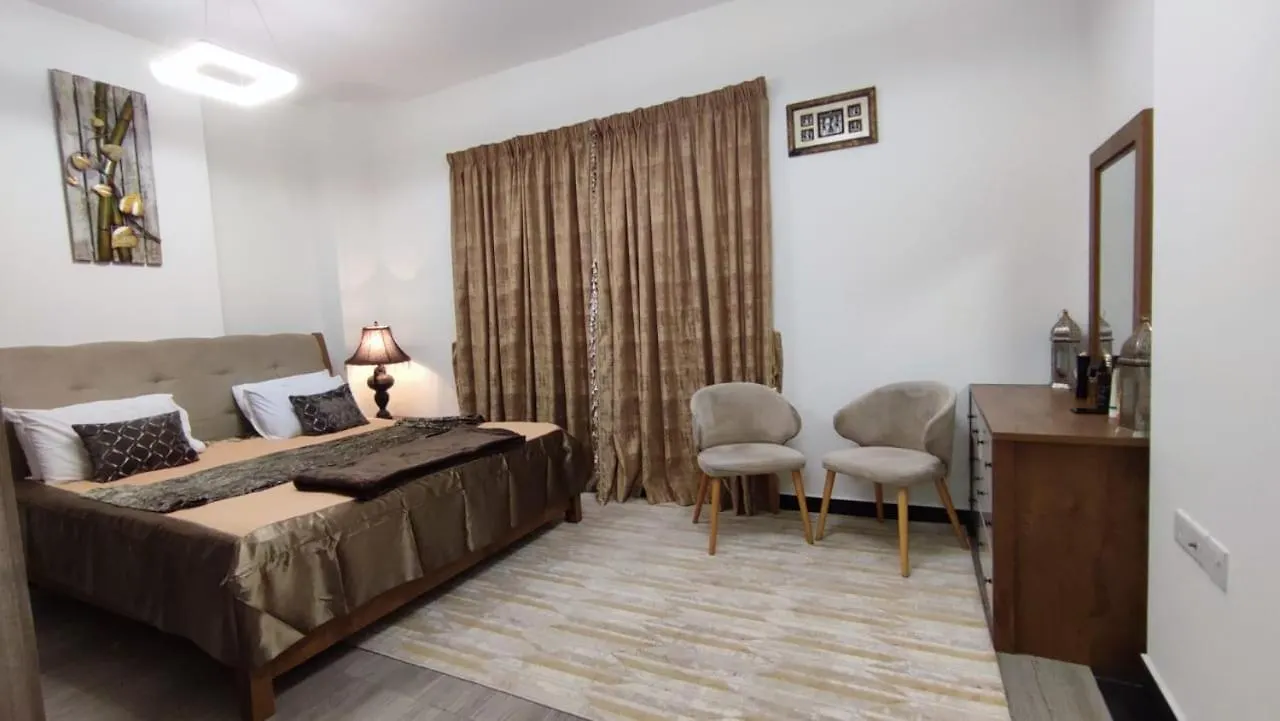 Entire Luxury And Family One Bed Room Living Room In Front Of Beach Sharjah